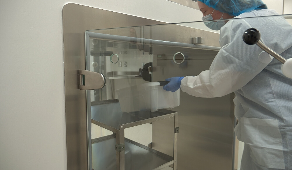 Discover how onsite manufacture can accelerate your Phase 1 small molecule program: